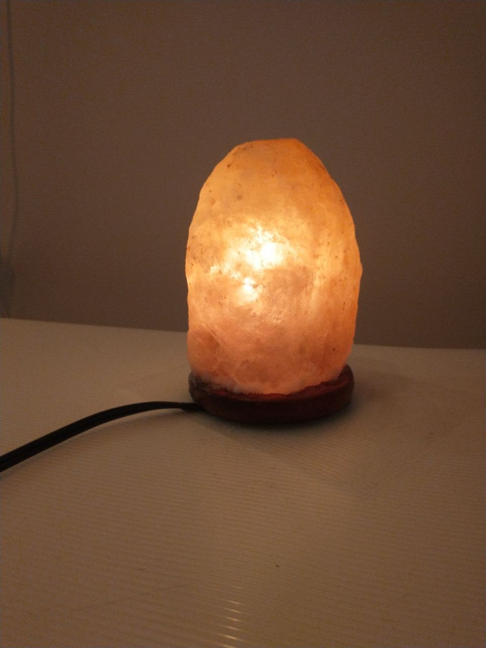 Small corded salt lamp