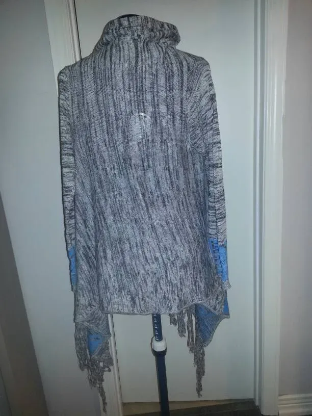 Shyanne Long - Sleeved Shawl/ Wrap -- Size Medium - photo 3