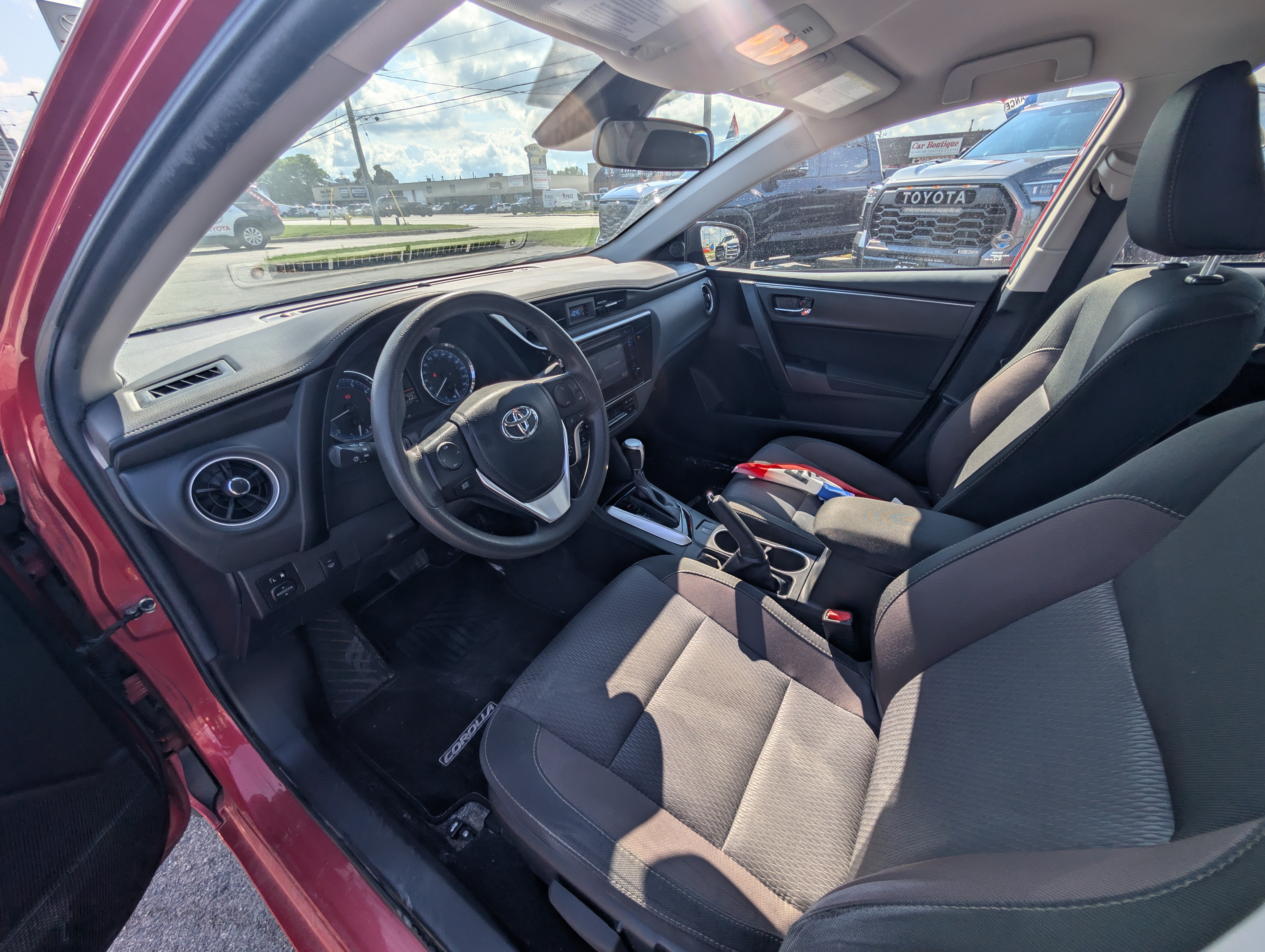 2018 Toyota Corolla LE - photo 5