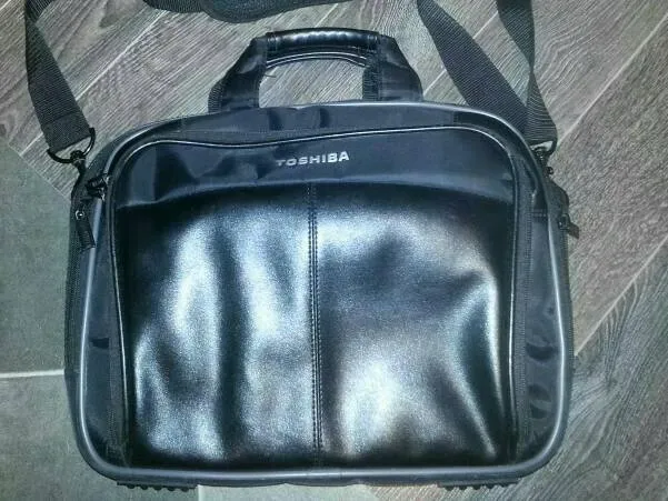 Toshiba Laptop Bag In Vegan Leather With Removable Shoulder S... - photo 2