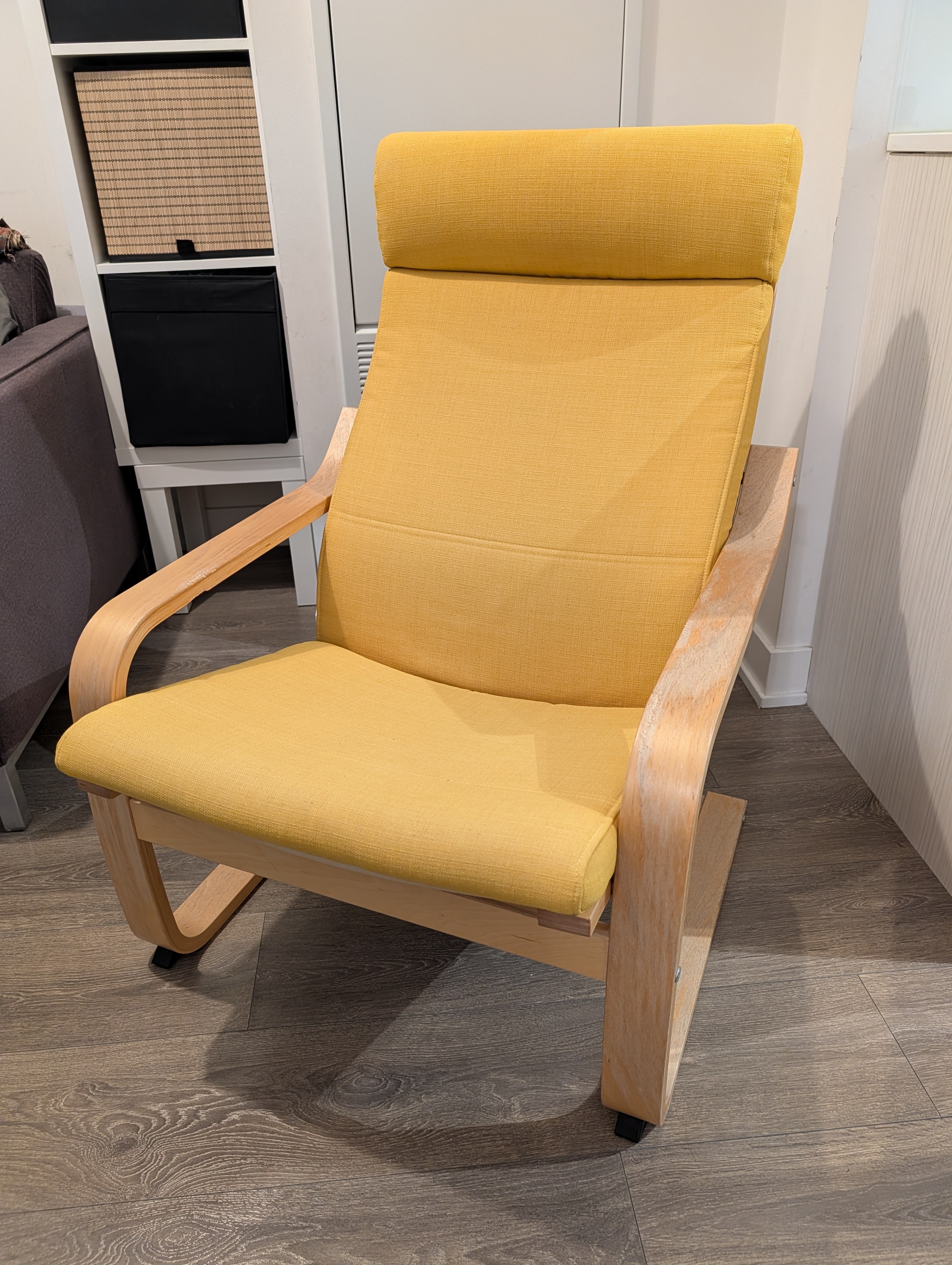 Armchair – Yellow Cushion