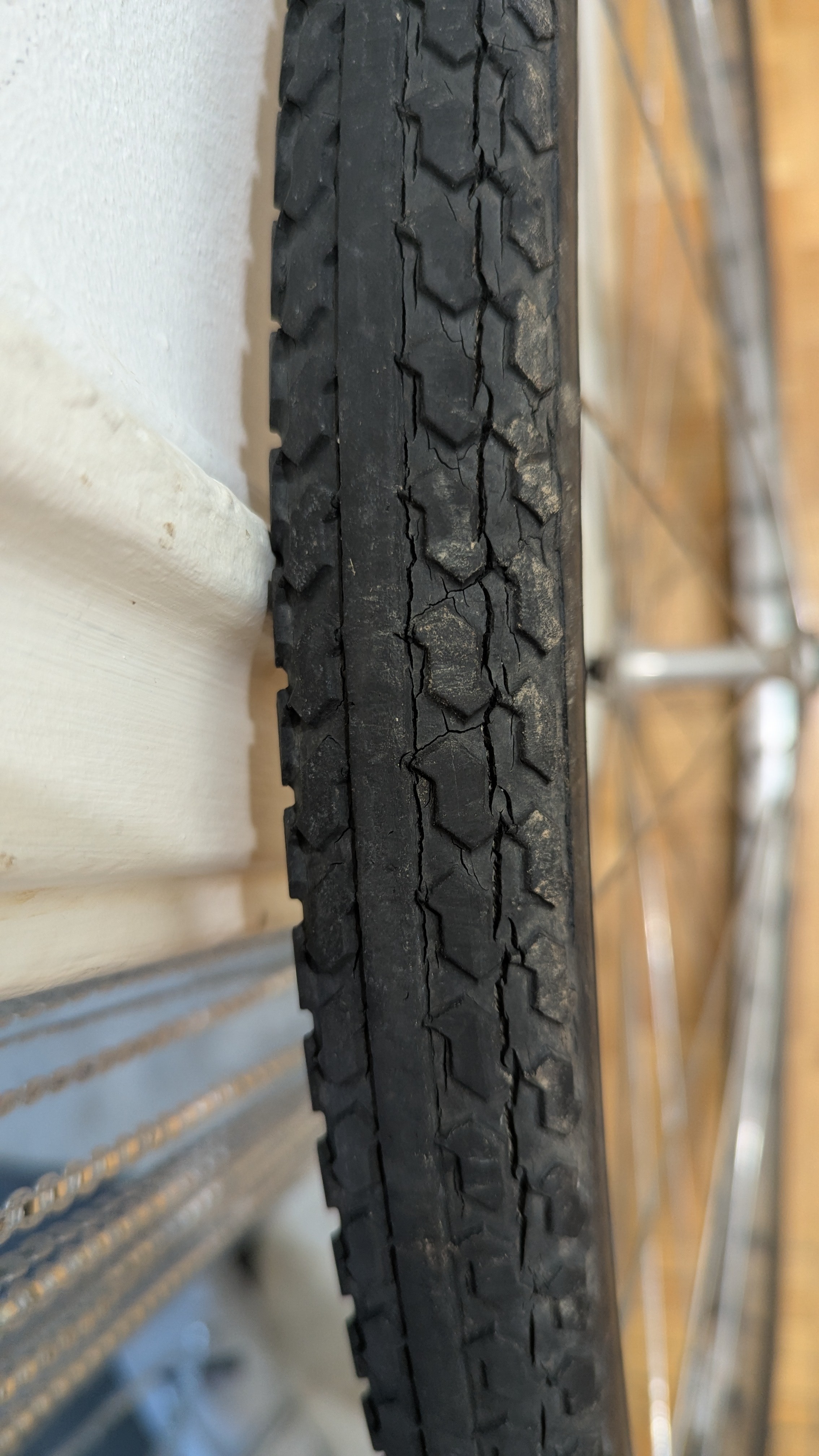 700x38C (38-622) FRONT Wheel Used Bike Bicycle - photo 4
