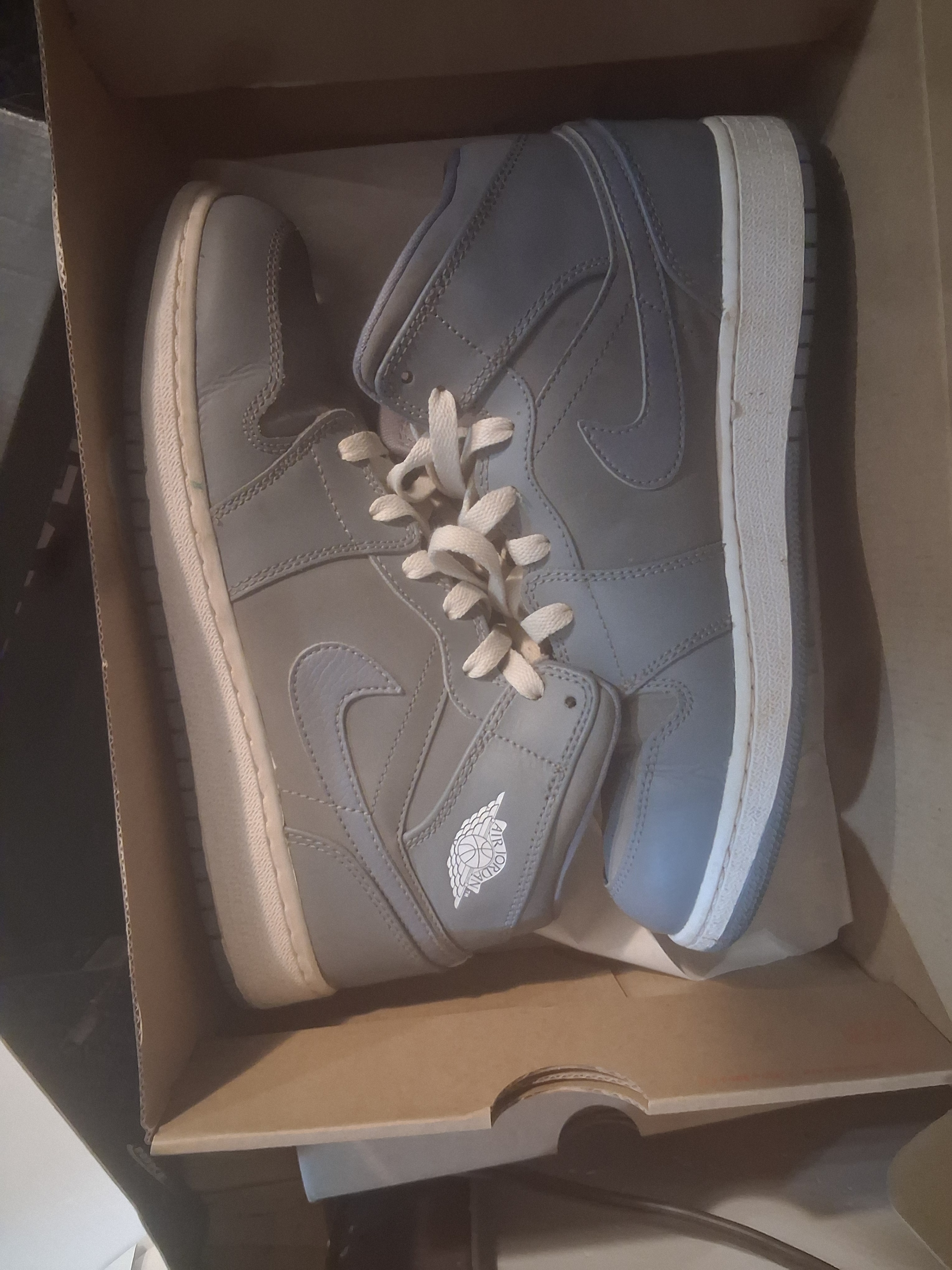 Air Jordan 1 Mid SE