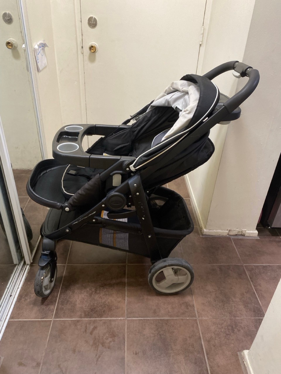 Graco Stroller with Winter Cover – Good Condition – $50