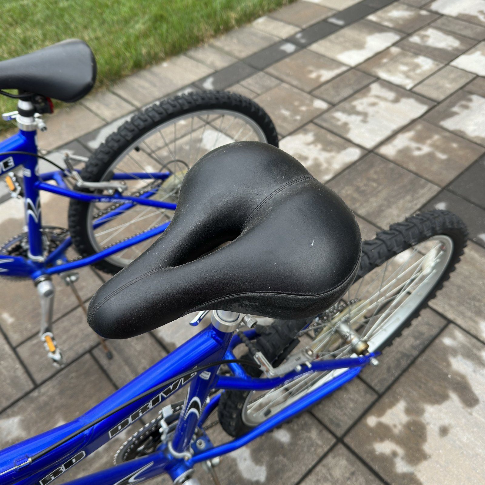 TWO Hard Drive Infinity Mountain Bikes + Bike Lock - photo 3