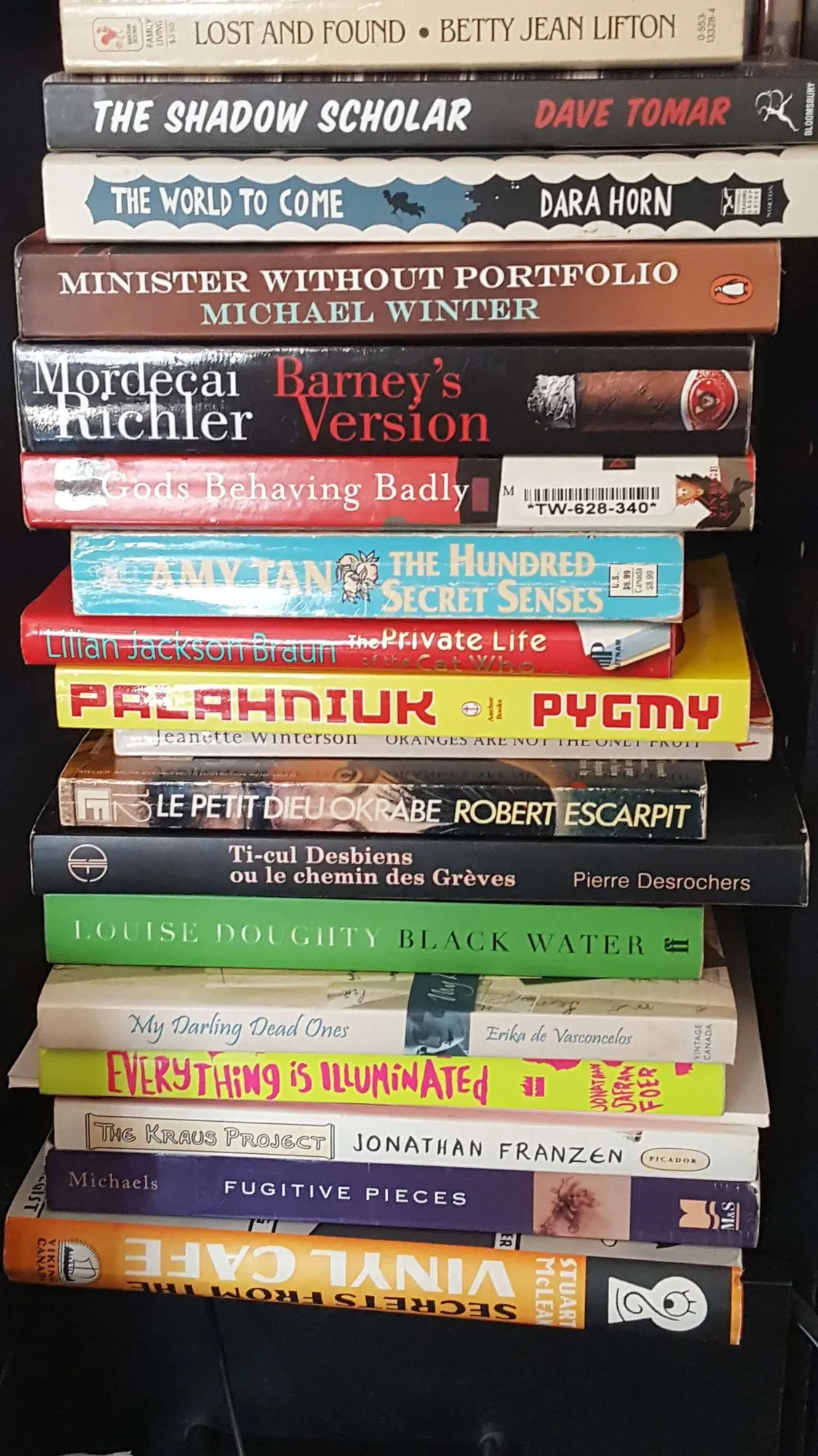 Books on my book shelf! Scroll for more... English and French...