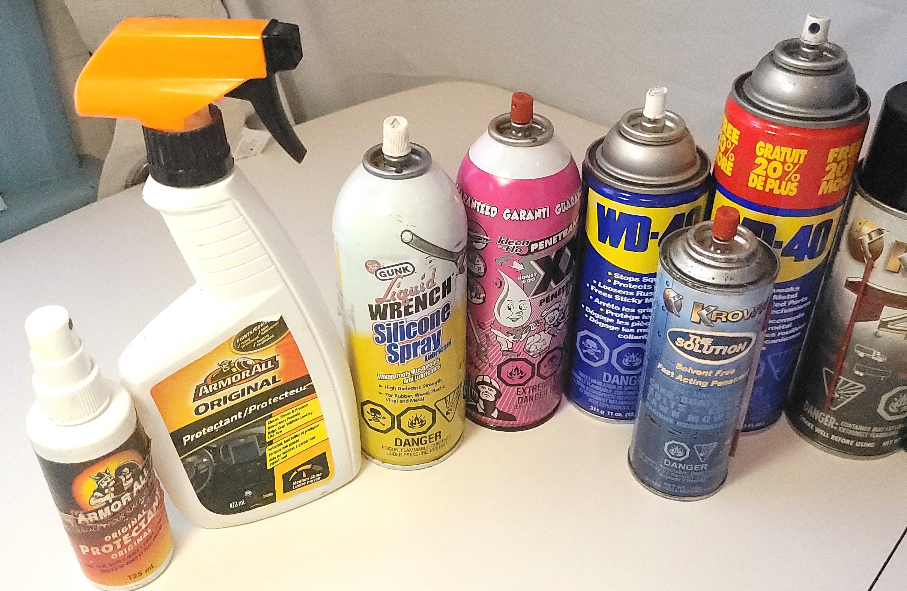Trusted Seller Garage & Home Cleaning Lot w Storage Tote - photo 4