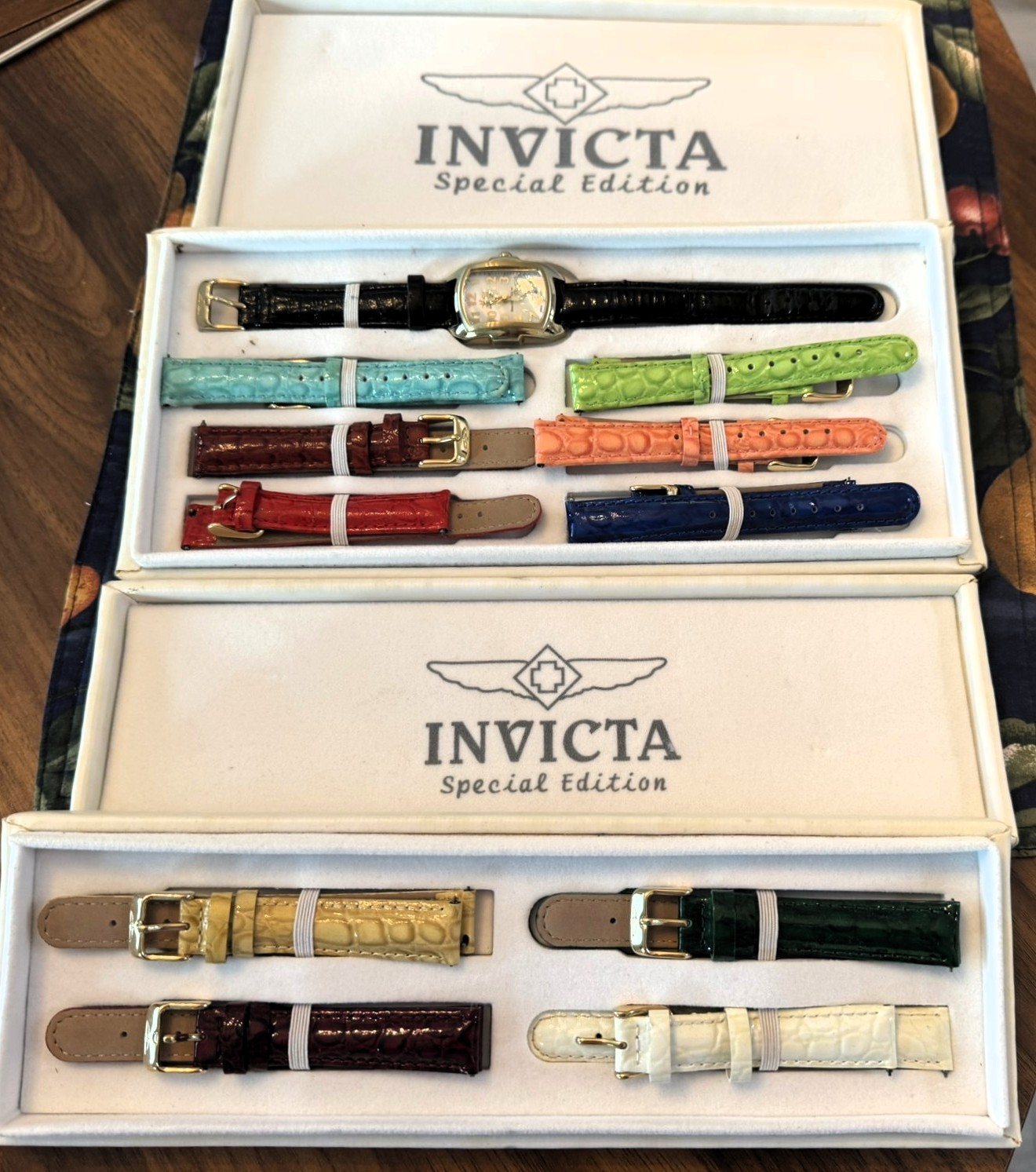 Invicta Special Edition Watch Set / Montres Invicta Vintage
