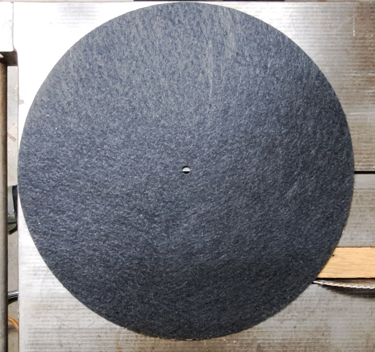 Slipmat Scratch Pad Felt for LP 12 inch record, pair of for sale - photo 2