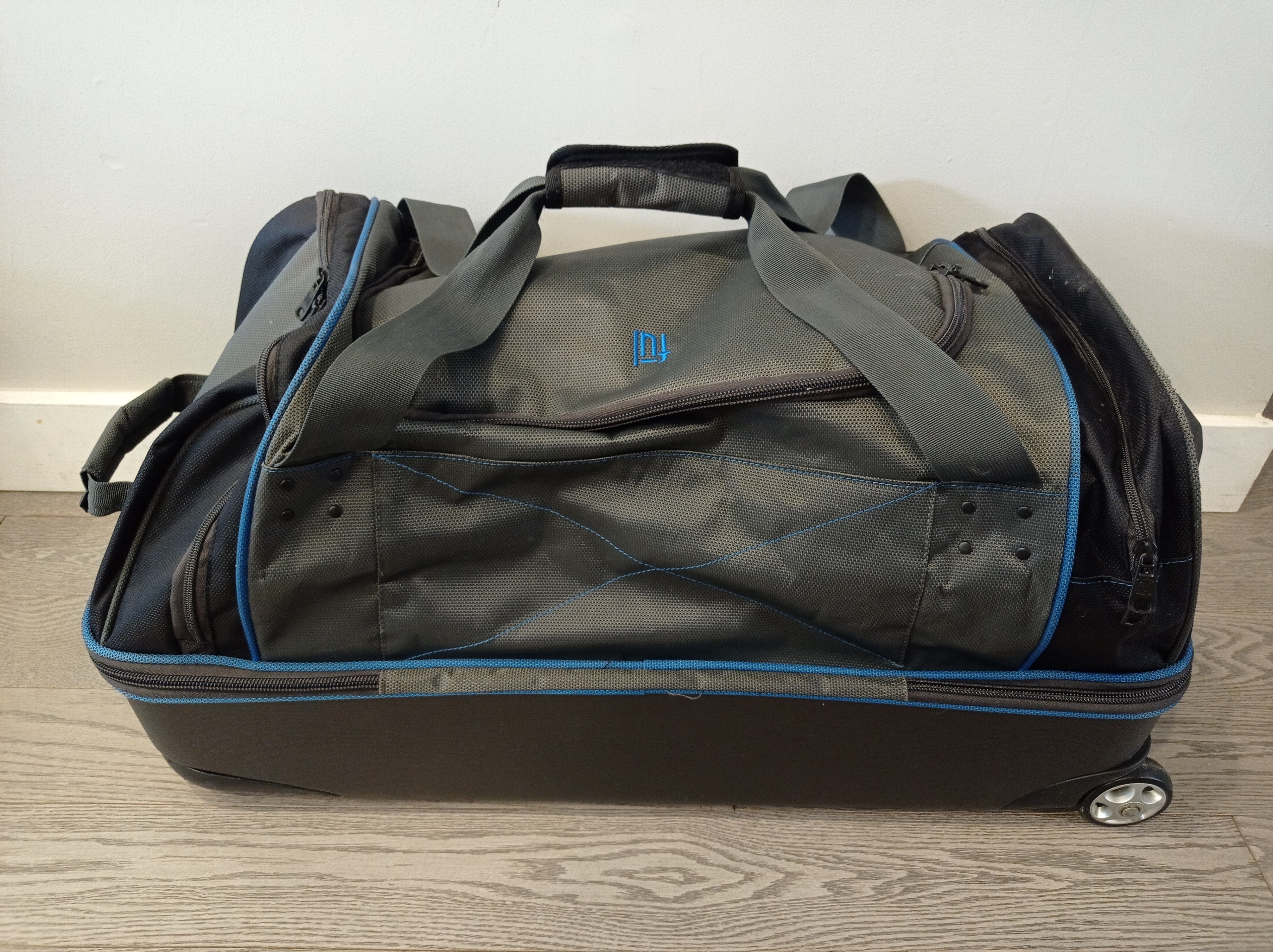 FUL Workhorse 30" Rolling Duffel Bag - photo 2