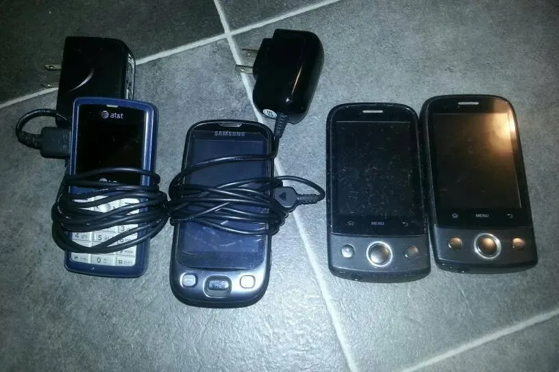 US-Canada Travel Cell Phones. Foil those Border Agents Today!