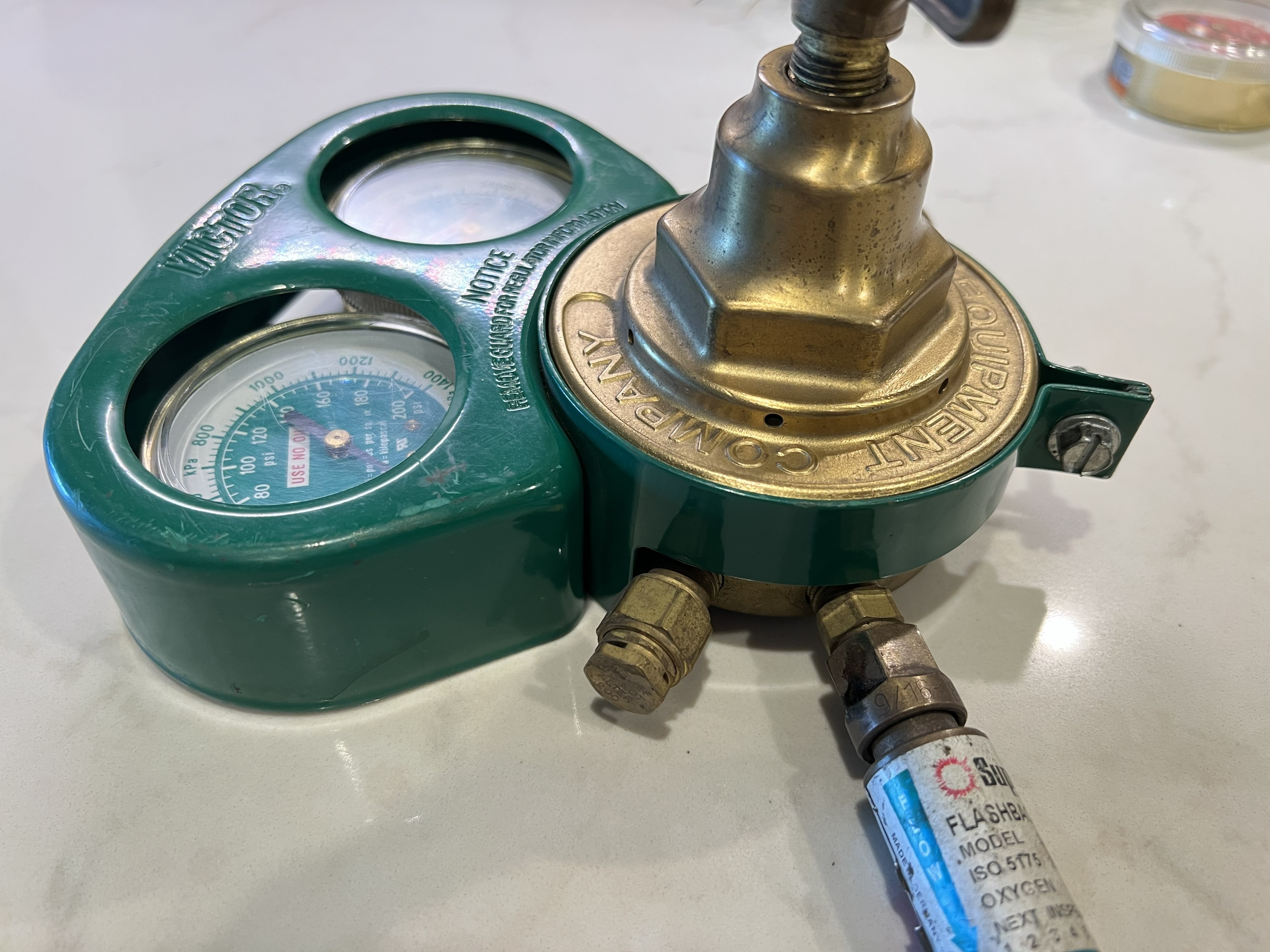 Victor Oxygen Regulator (CSR-450D) w/ Flashback Arrestor - photo 4
