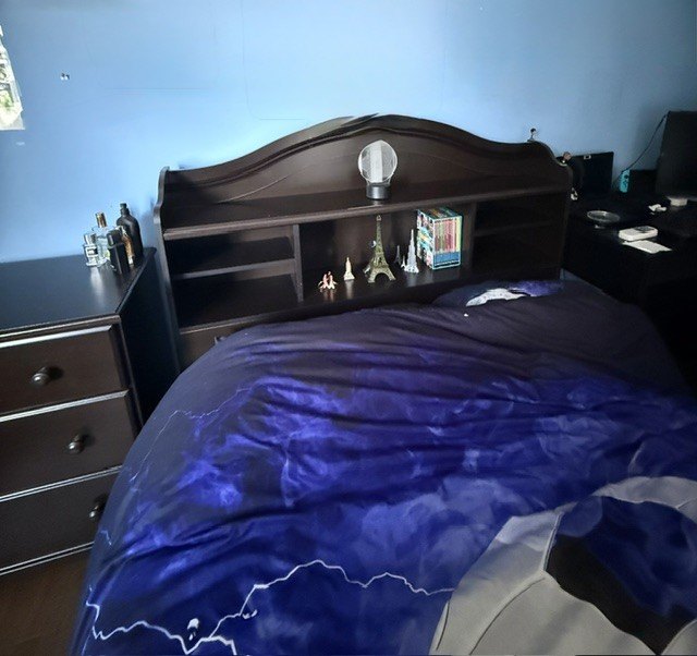 Bedroom Set -Bed, Dresser, Nightstand - photo 3