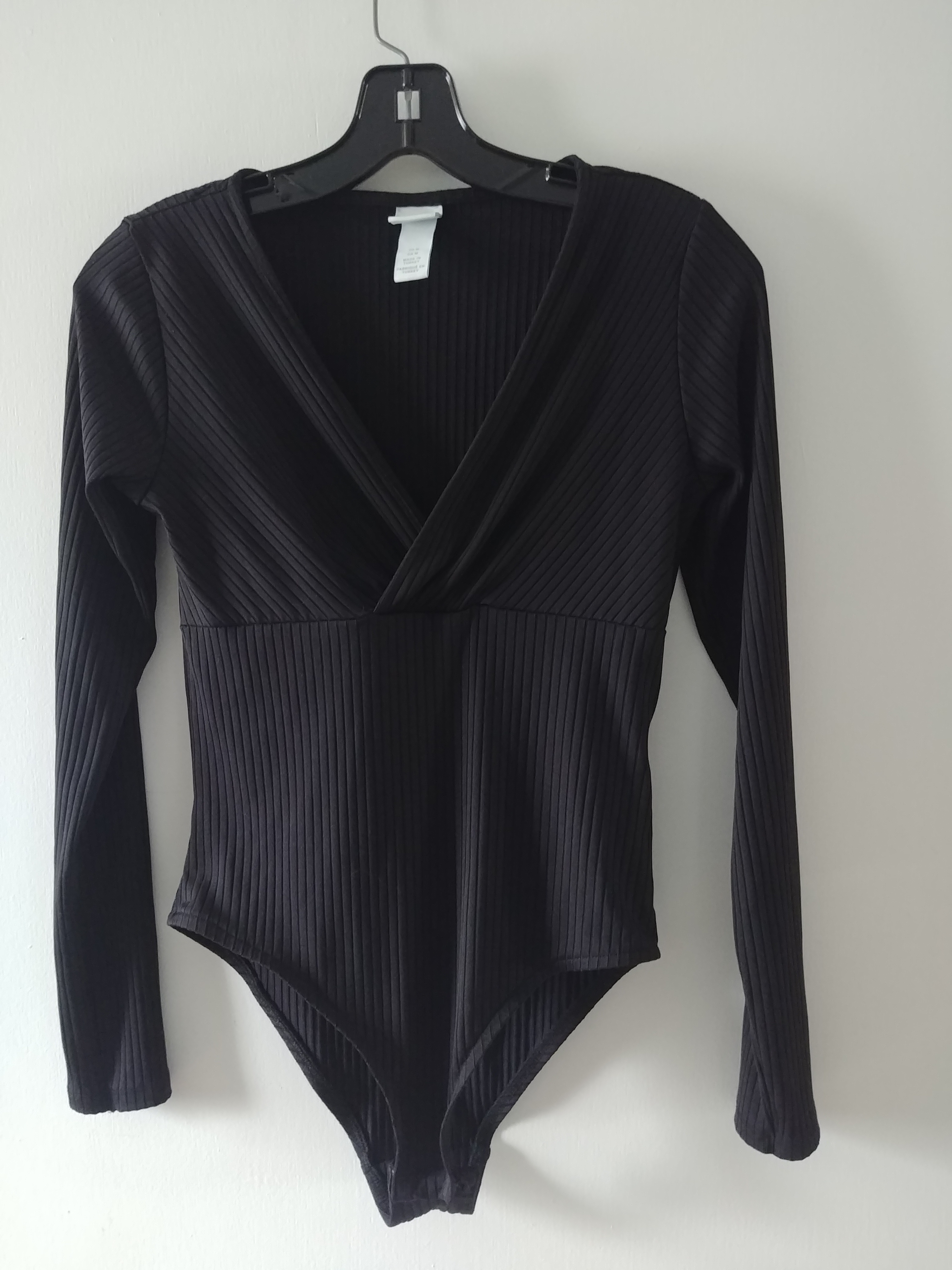H&M Bodysuit with Streetwear Society Pants, Medium Set, - photo 2