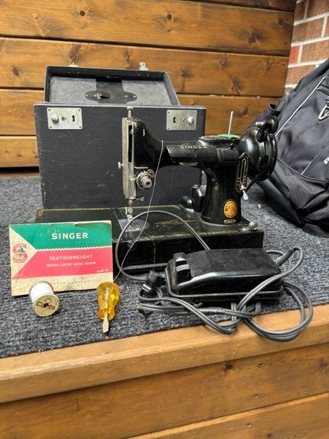 Singer Featherweight Sewing Machine
