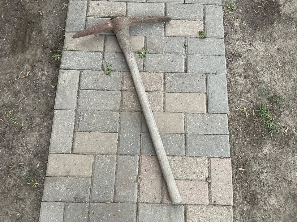 Pickaxe with Wooden Handle - photo 3