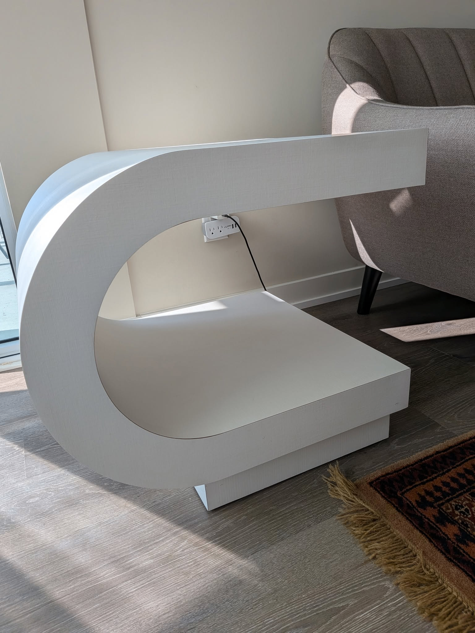 Beautiful White Lacquer Linen Coffee Table & Matching Side Table - photo 2