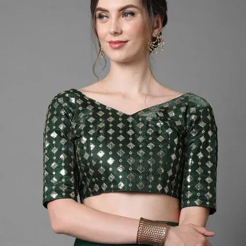 Green Saree with Embellished Blouse - photo 4