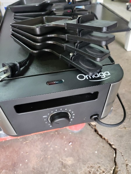 Omaga Raclette Grill with 8 Pans