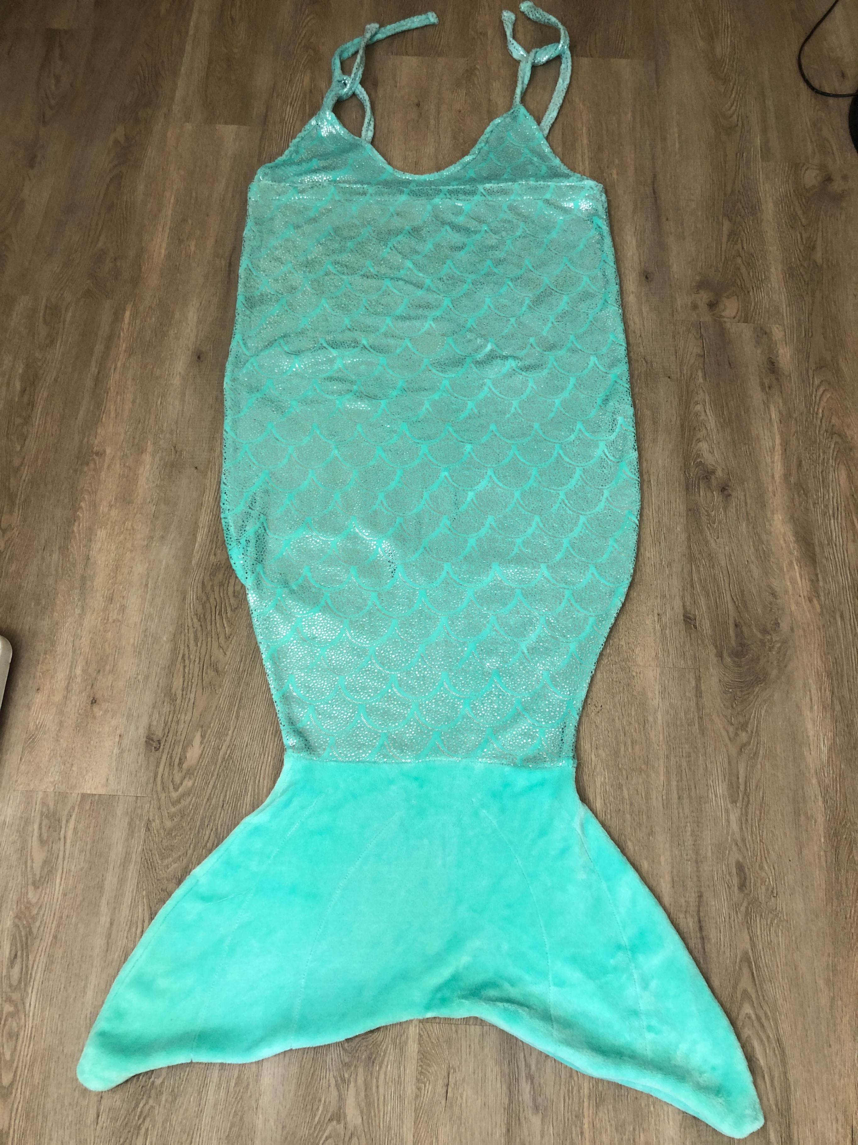 LANGRIA Mermaid Tail Flannel Snuggle Blanket,