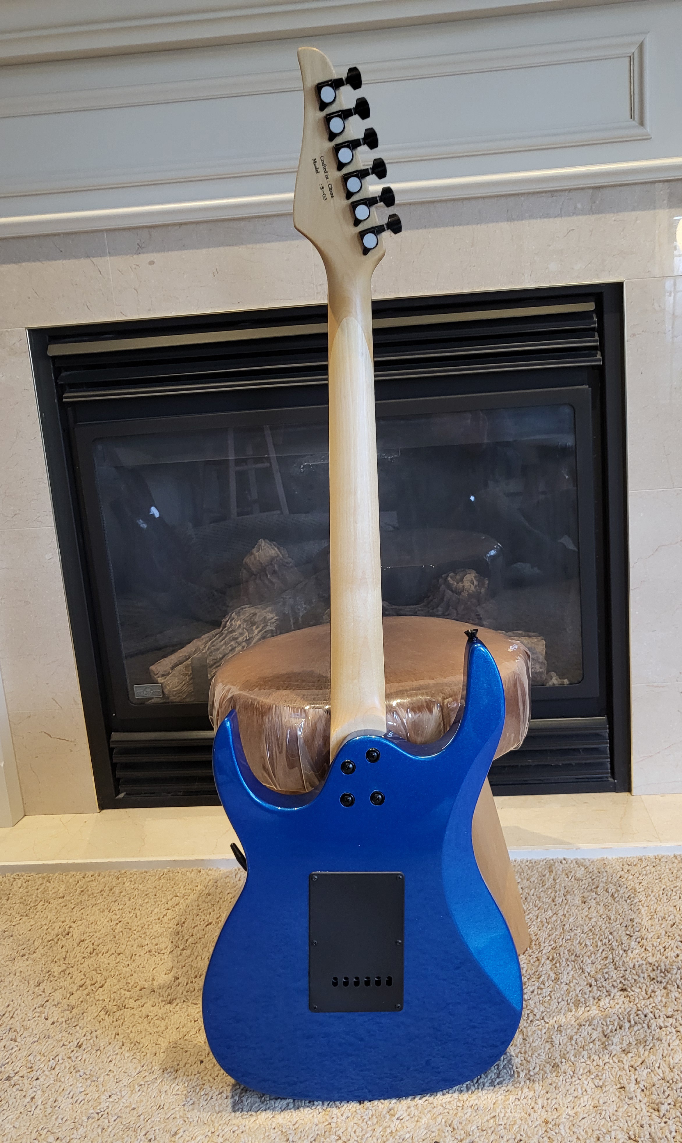 Brand New Full Size Electric Guitar – Blue Finish, HSS, Tremolo - photo 2