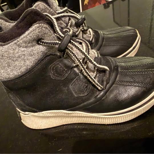 Boys' Sorel Winter Boots – Size 4 - photo 2
