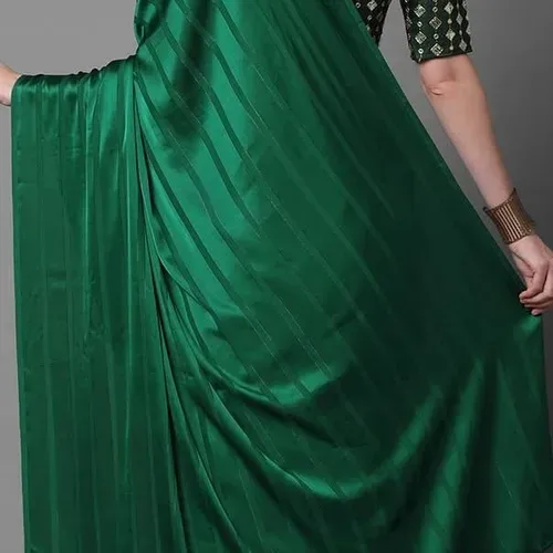 Green Saree with Embellished Blouse - photo 3