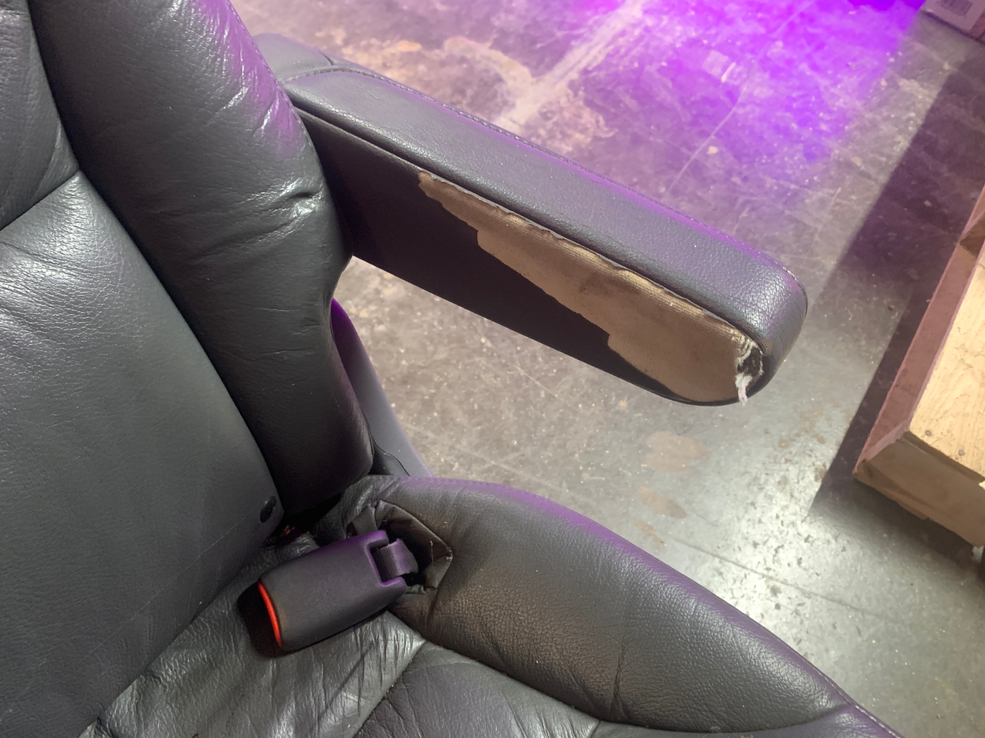 2005–2010 Grey Leather Honda Odyssey 2nd Row w/ Jump Seat - photo 2