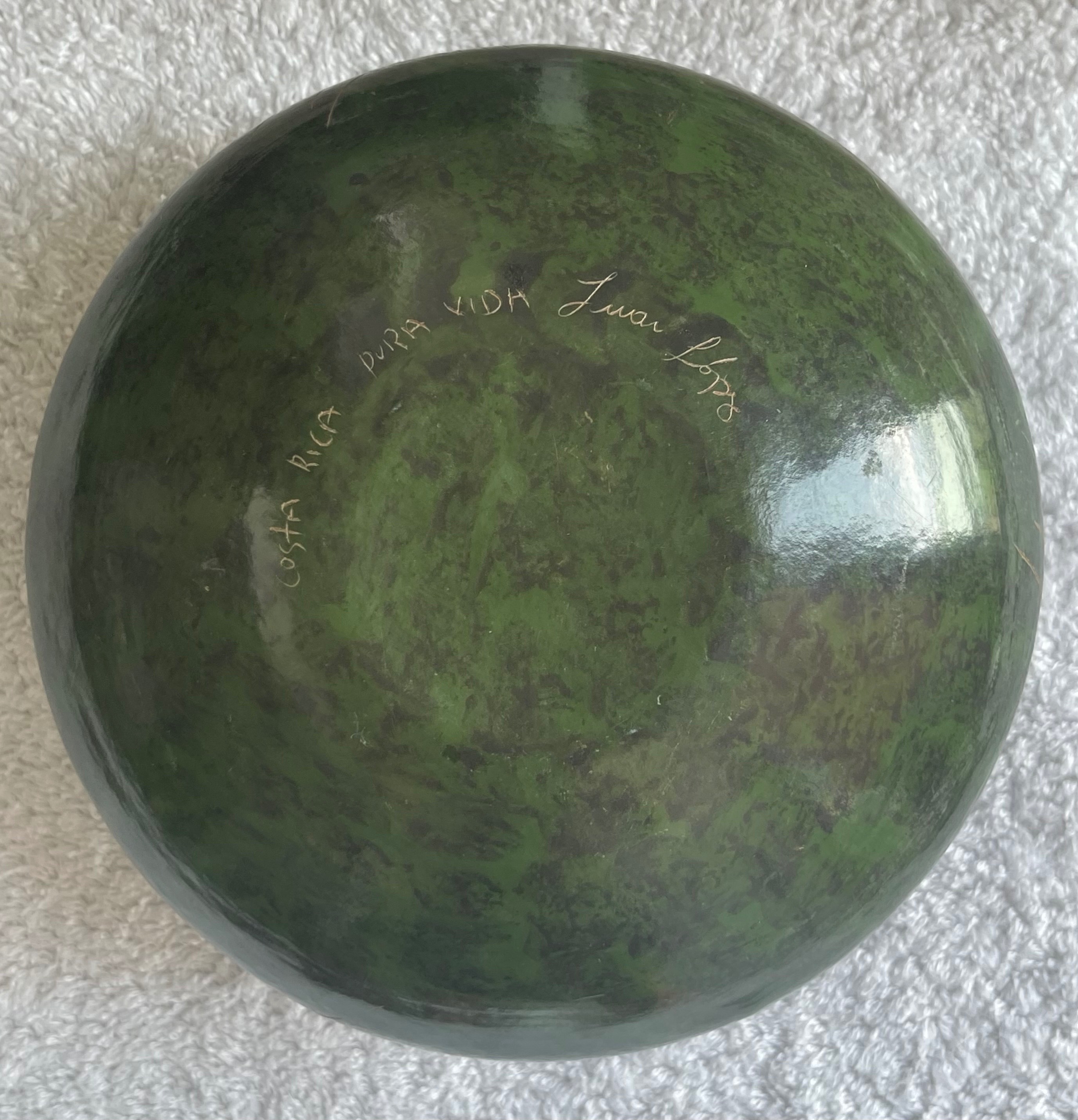 Signed Costa Rica Carved Green Sea Turtle Art Pottery Vase - photo 4