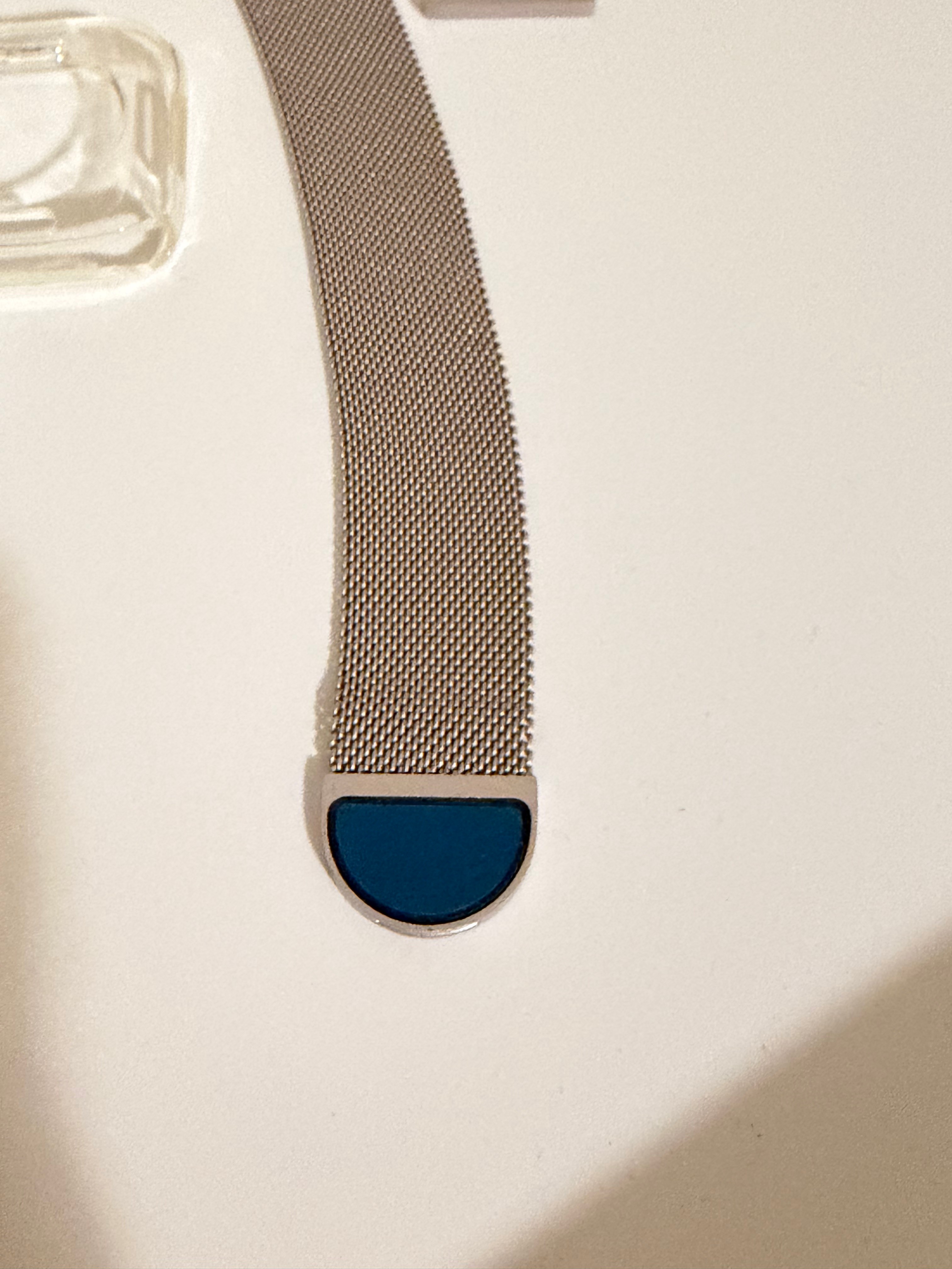 Apple Watch Milanese Loop Band + FREE Clear Case - photo 3
