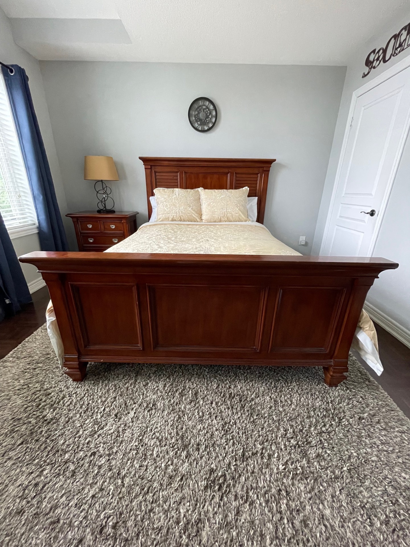 Cindy Crawford Home Queen Bedroom Set