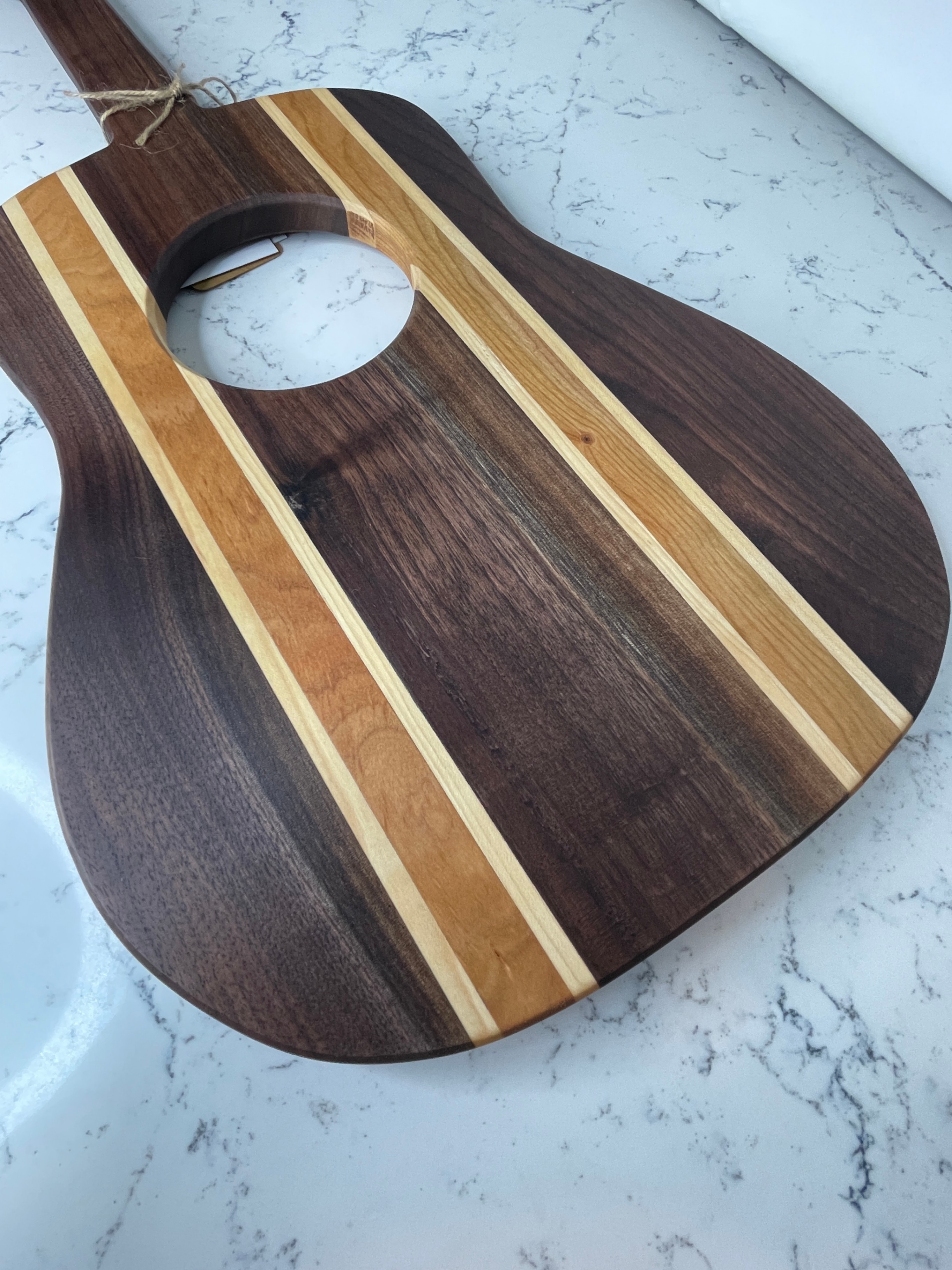 “Guitar’”-erie Board – Acoustic Guitar w/ Dipping Bowl (Walnut) - photo 4
