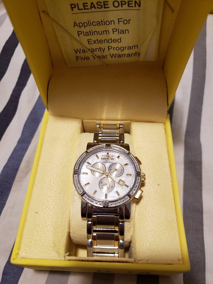 Invicta Watch mother-of-pearl face w/diamond accents. Like new. - photo 3