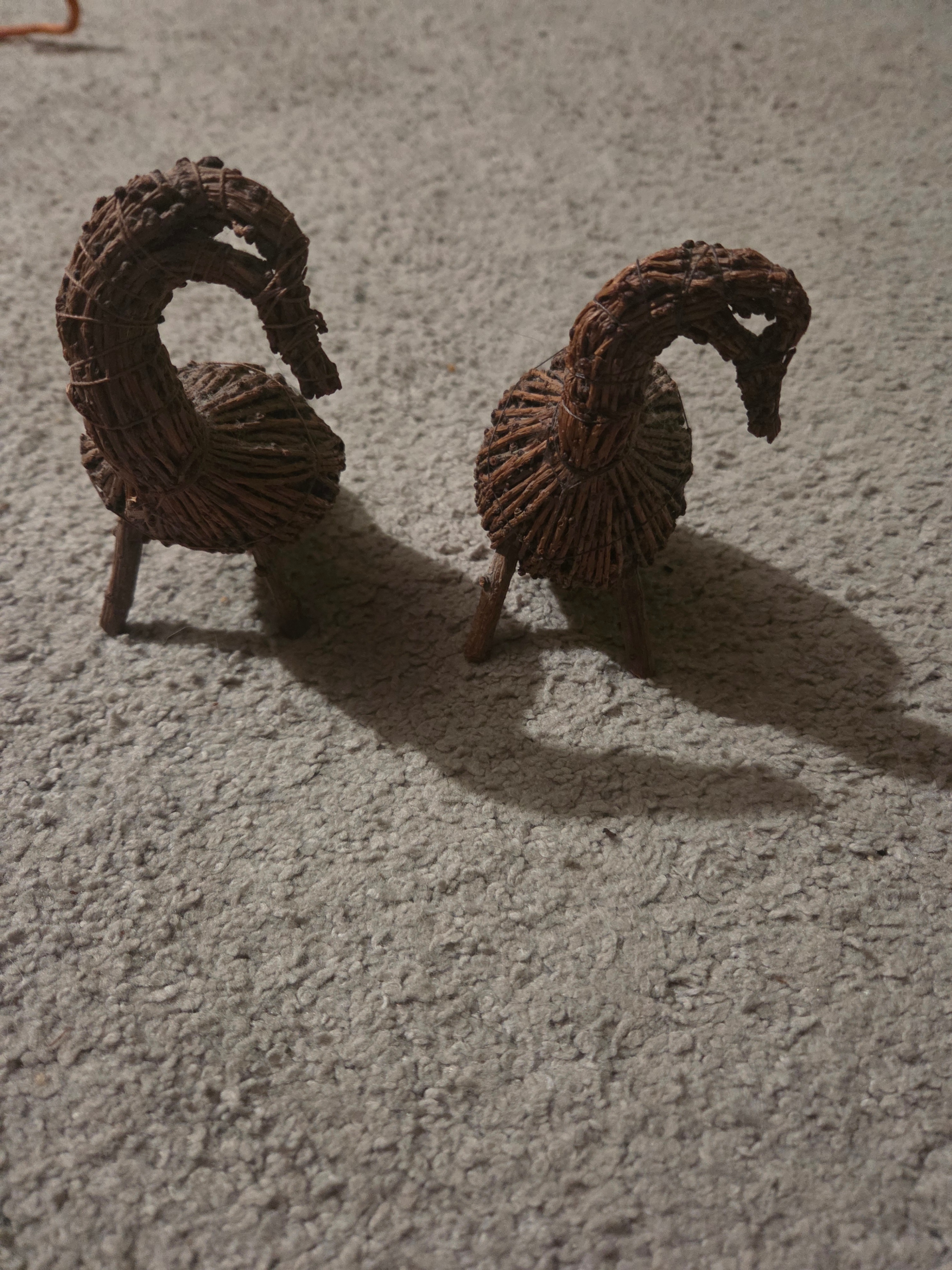 2x Vintage Rustic Woven Twig Geese / Swan Decorative Figurines