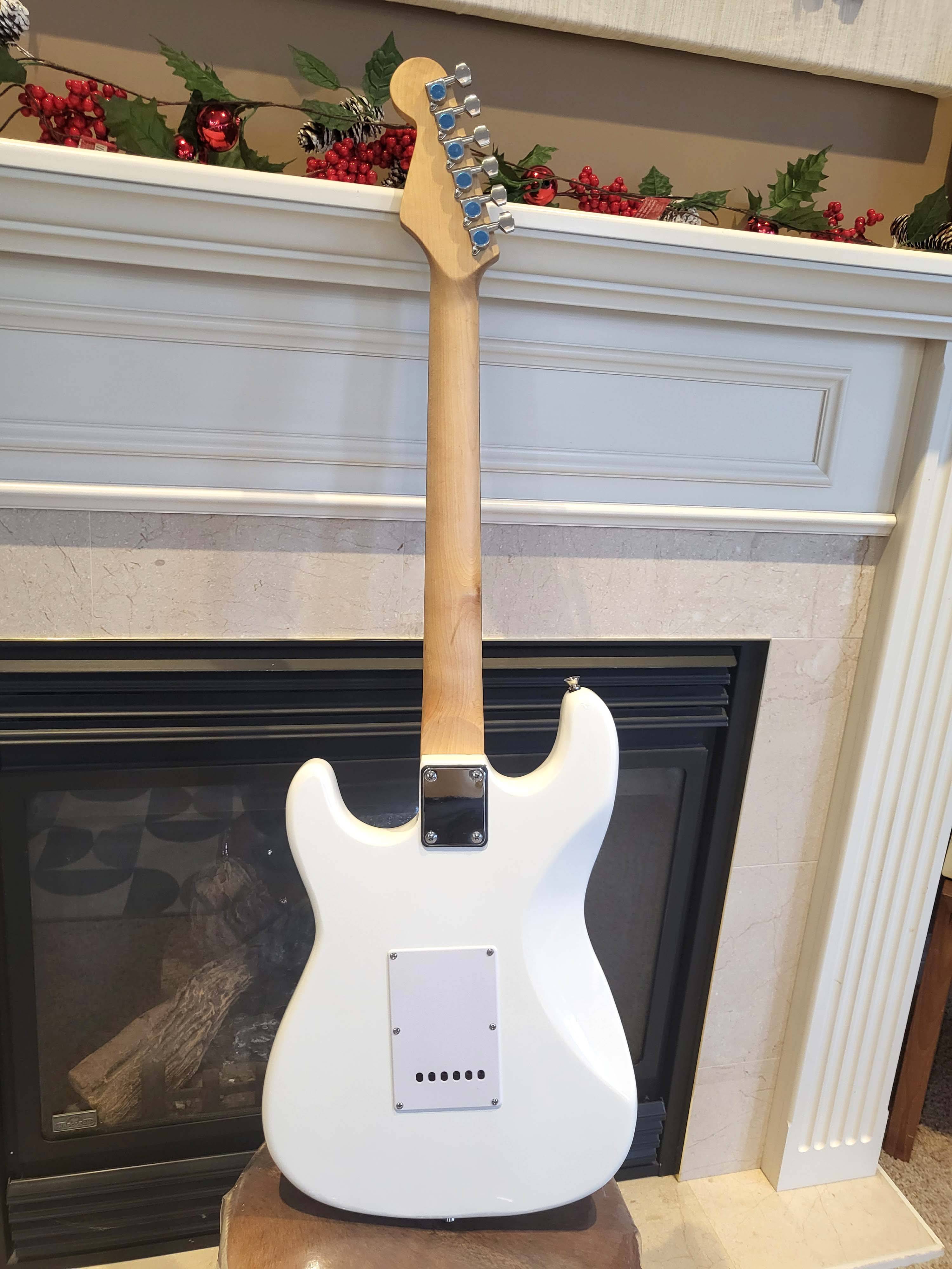 Brand New White Electric Guitar – Clean Sound, Solid Quality - photo 2