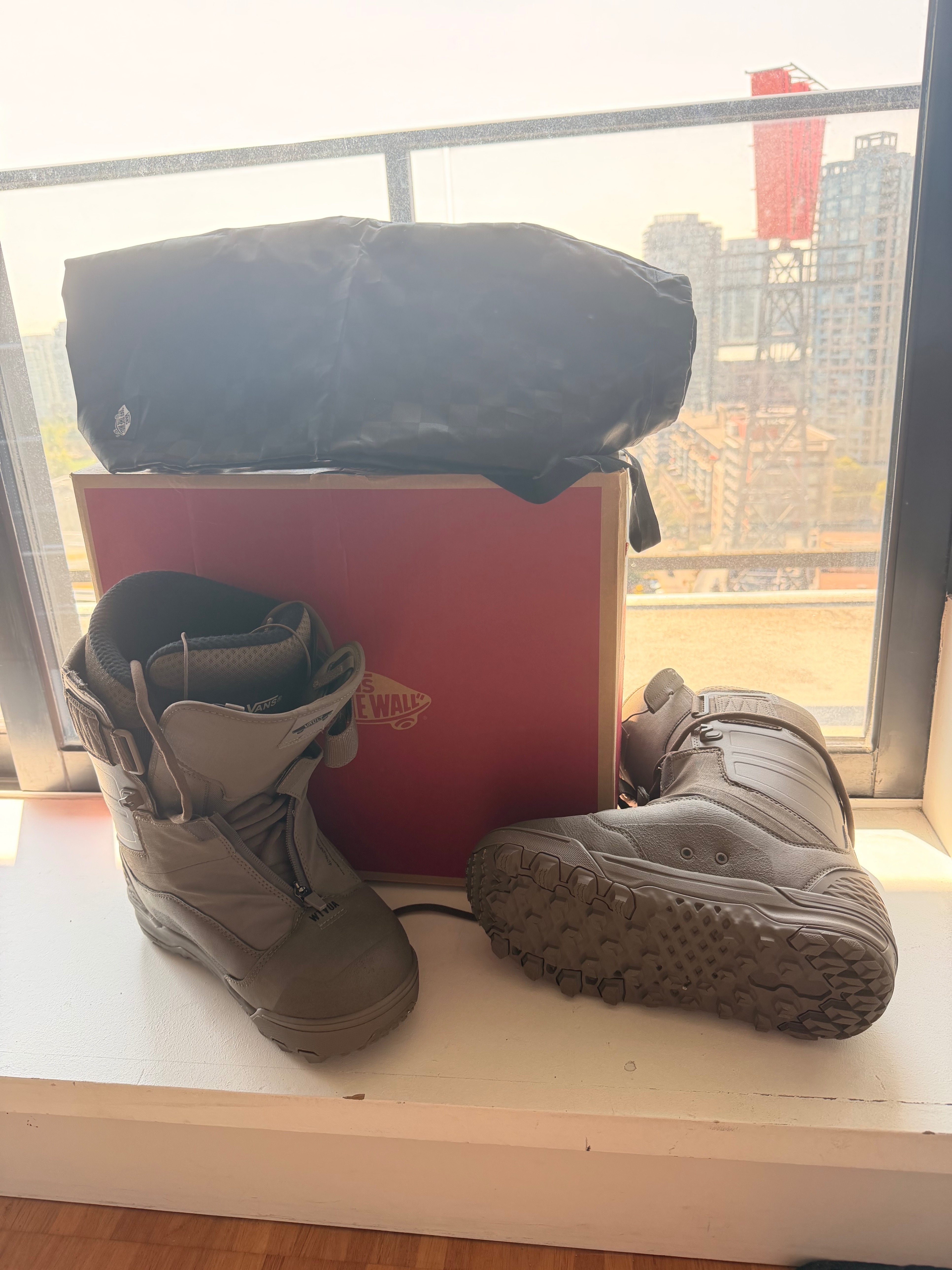 Vans Hi-Country & Hell-Bound Snowboard Boots – Men’s 10.5