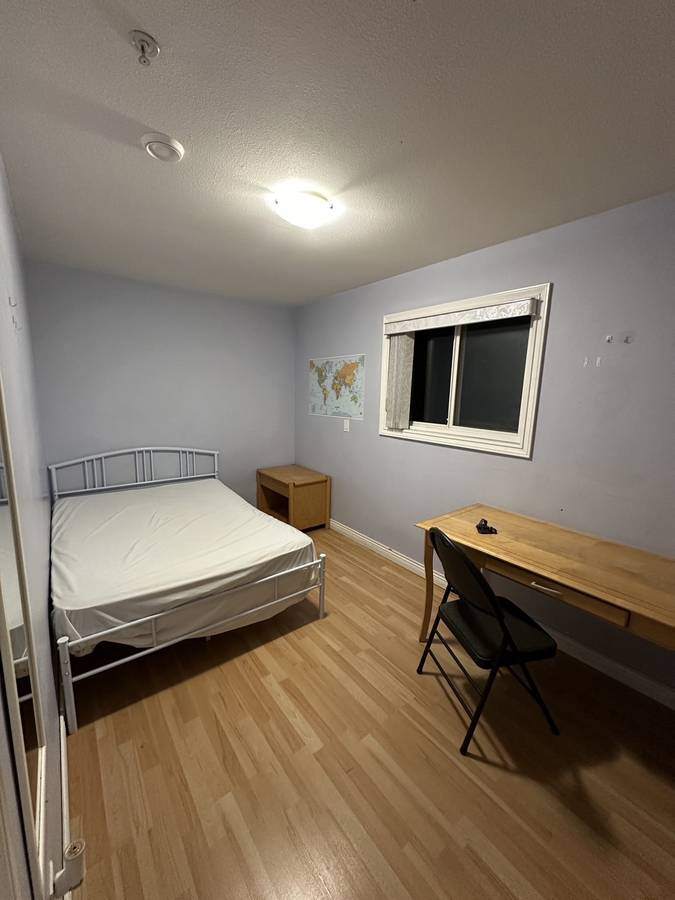 NEAR DOWNTOWN MAIN FLOOR BEDROOM GOOD FOR COUPLE STUDENT/WORKING - photo 2
