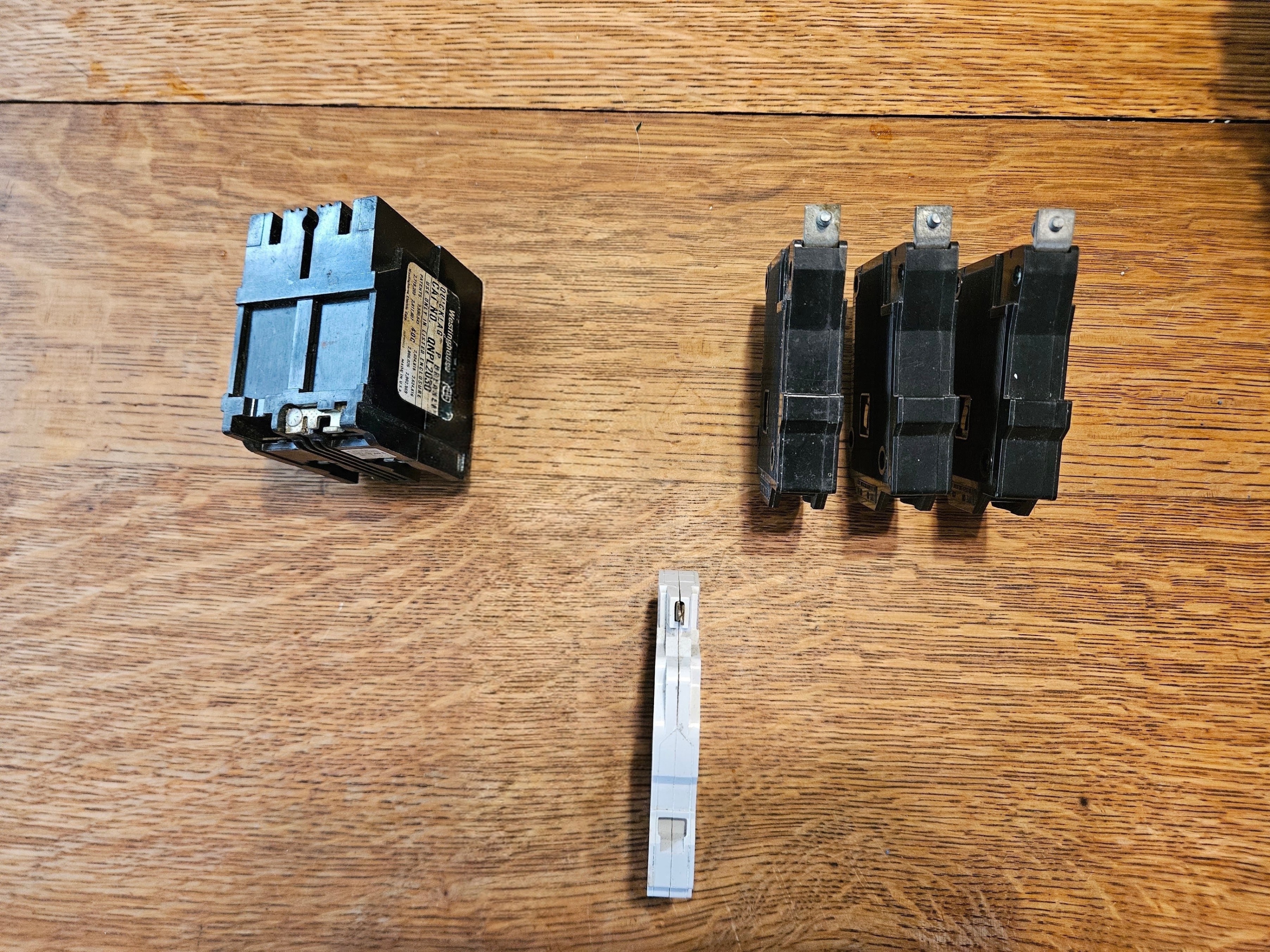 Electrical Circuit Breakers - photo 2