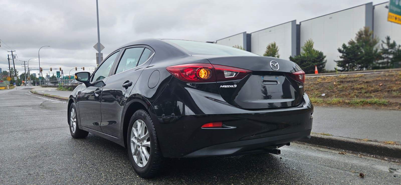 2016 Mazda 3 Sedan Clean Title - photo 2