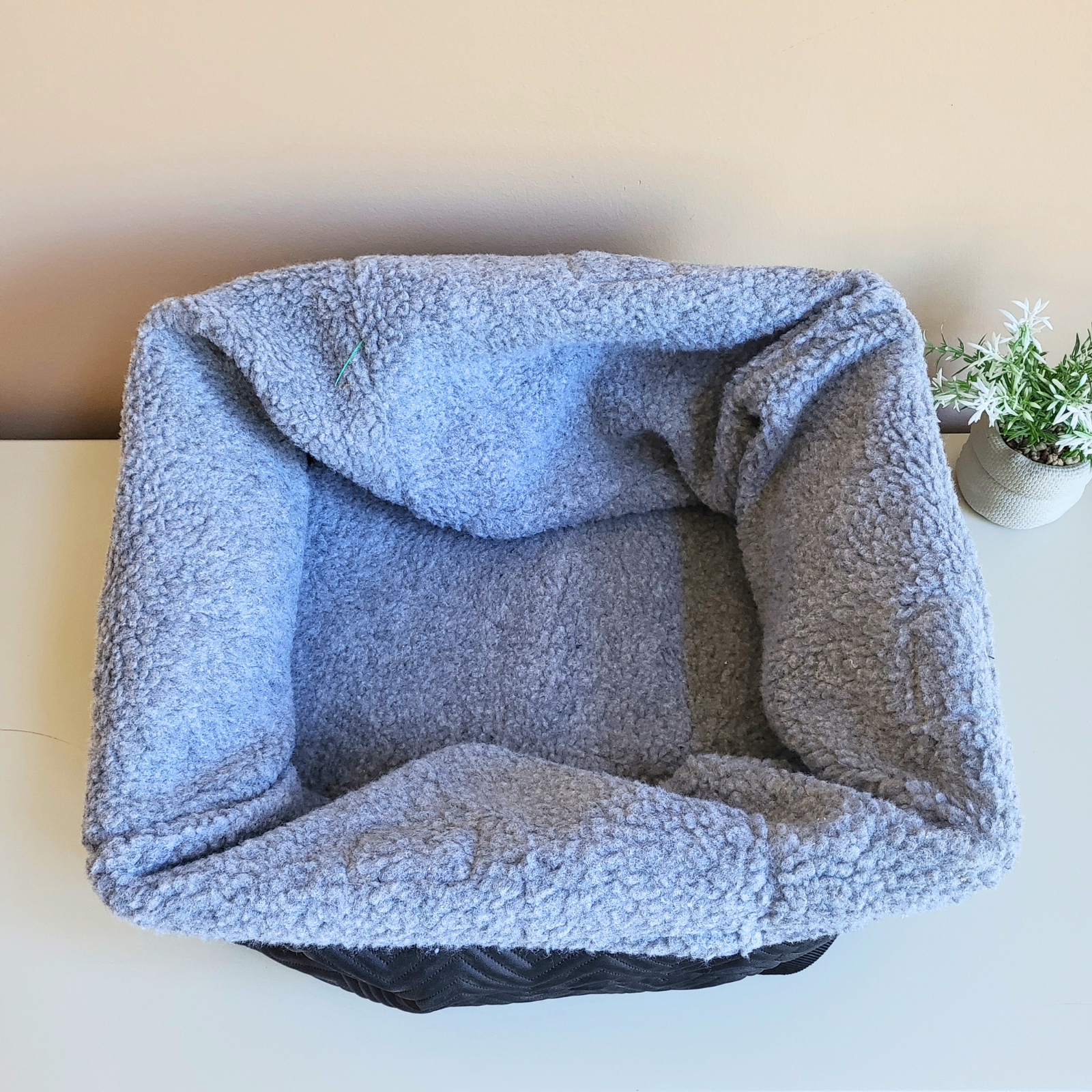 Dog Carrier - Comfy Dog Booster Seat - Like New! 🐶 - photo 2