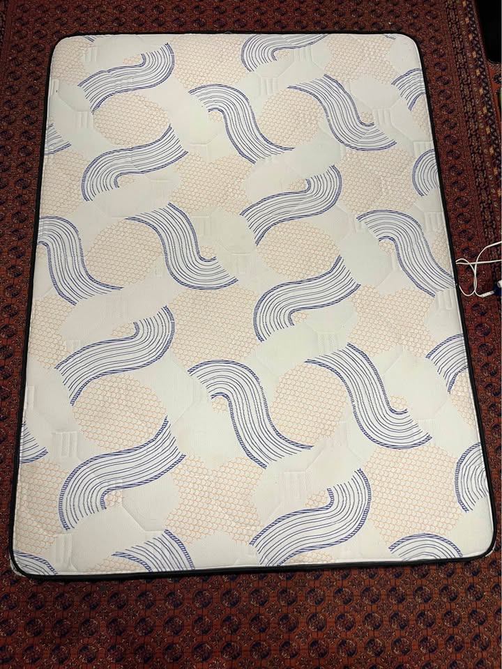 Moving Out Sale: Queen Size Memory Foam Mattress - DREAM TIME - photo 5