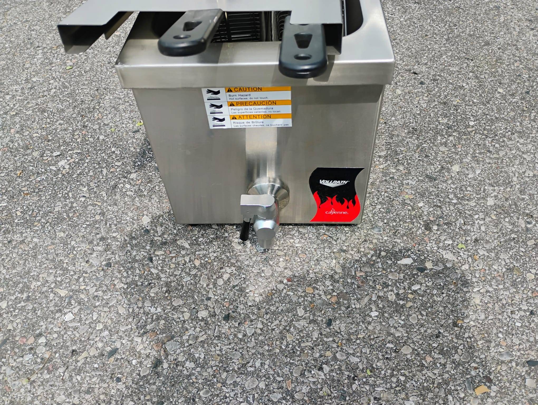 Vollrath 208- to 240-volt 15lb Cayenne Medium Duty  Fryer - photo 2