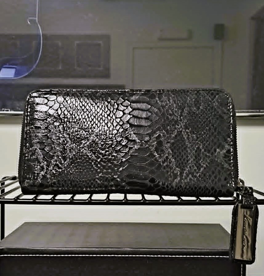 New Kenneth Cole New York Black Snake Print Zip Around Wallet - photo 5