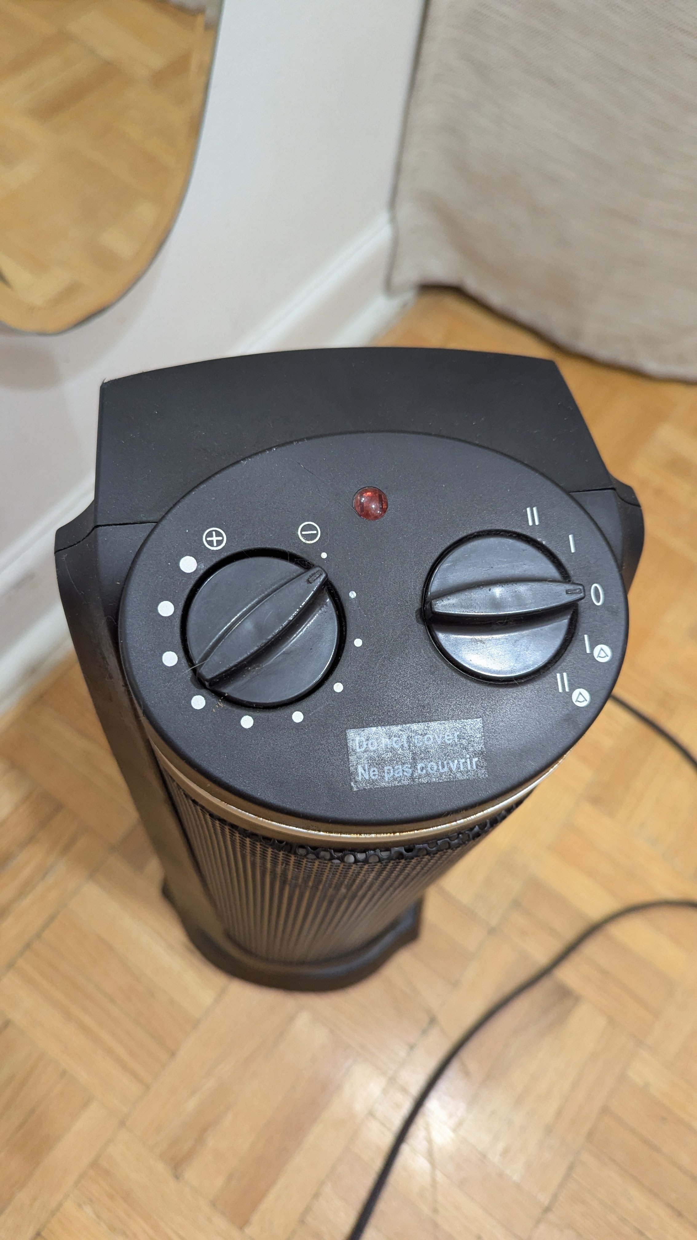 Konwin 18" Oscillating Tower Ceramic Heater 1500W - photo 2