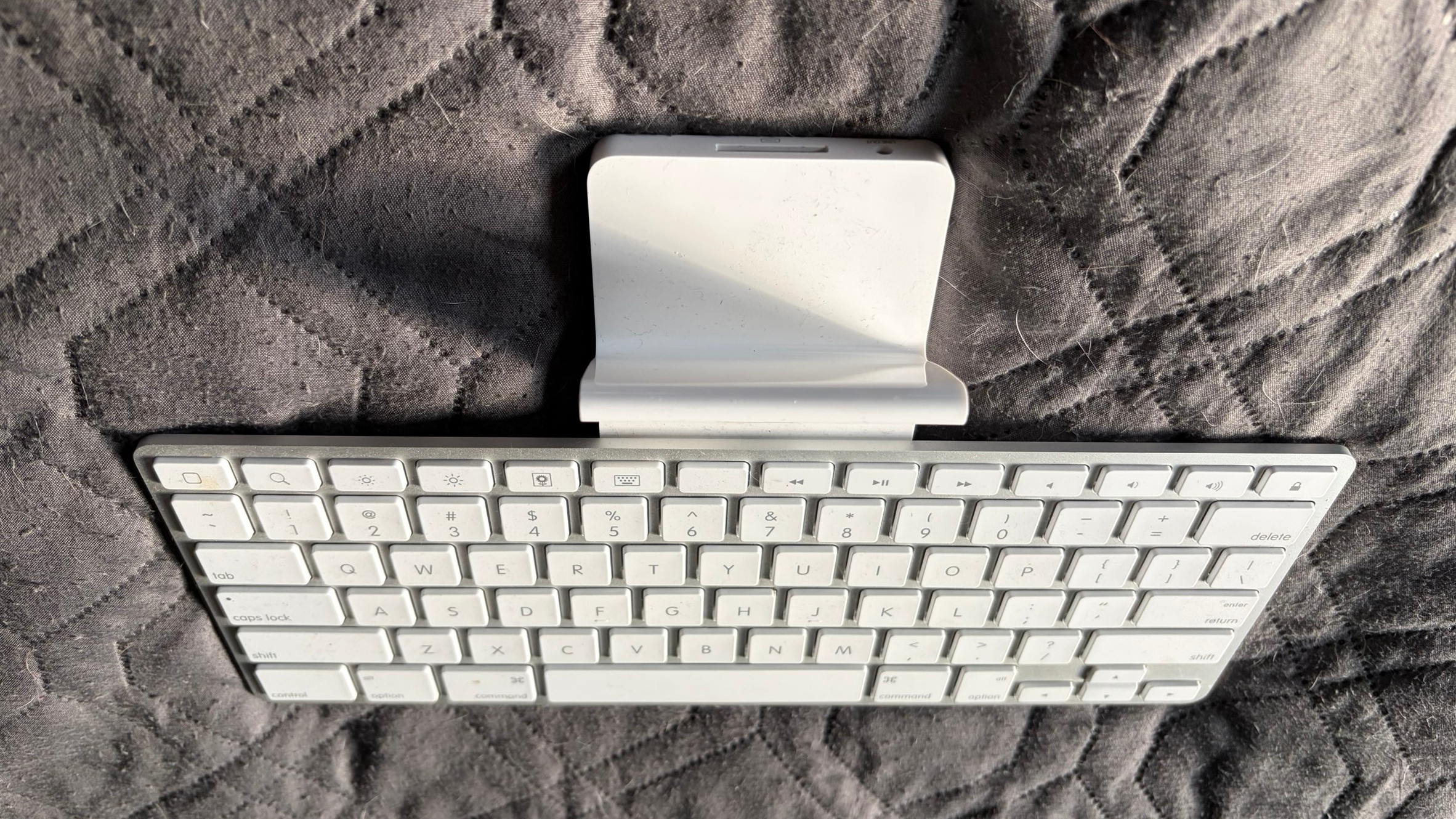 Apple Wireless Keyboard Dock - photo 3