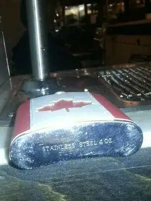 Patriotic Flask -- Red And White (Faux?) Leather In Canadian ... - photo 5