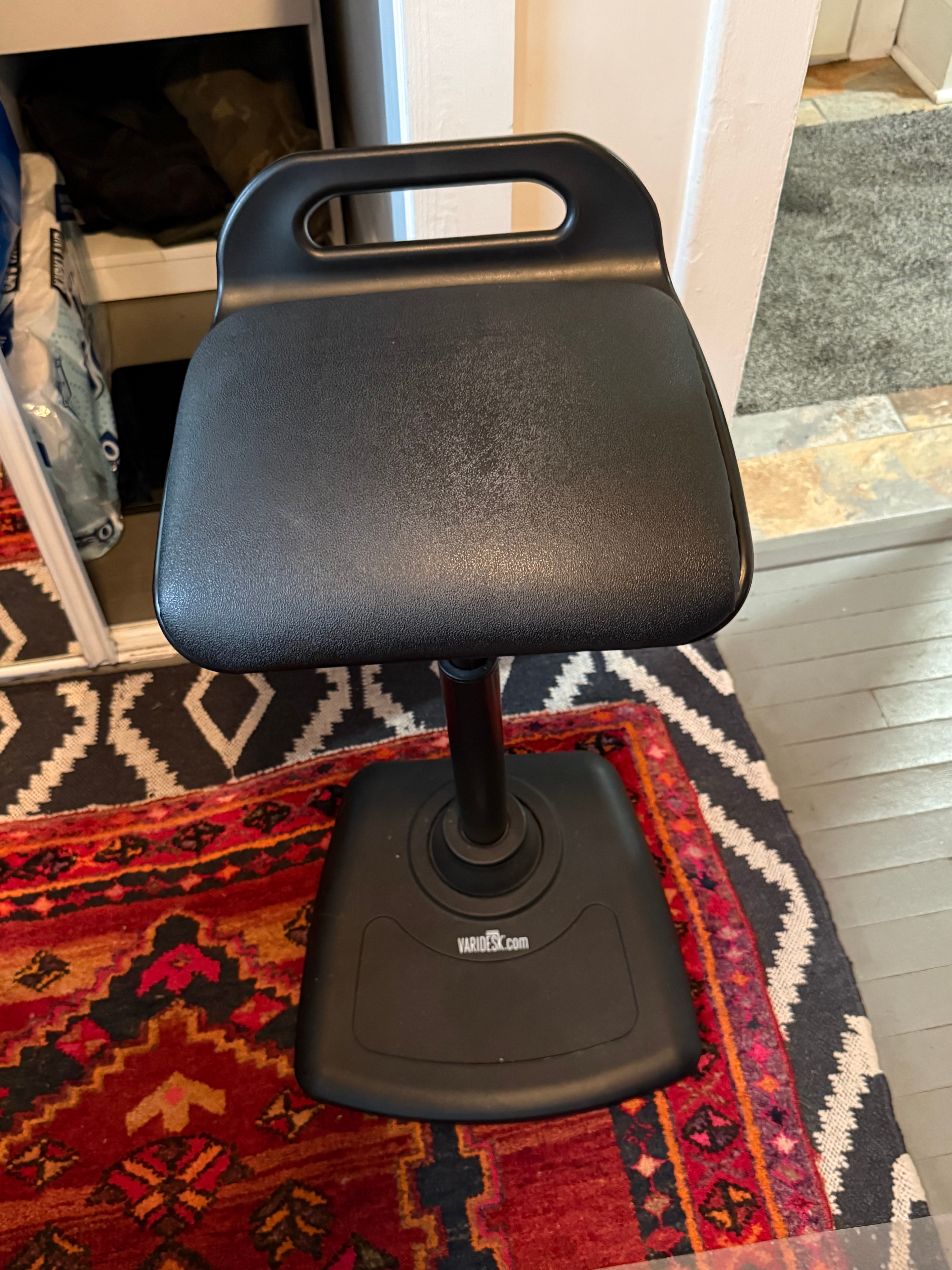 VARIDESK Active Seat Basic - Adjustable Wobble Stool