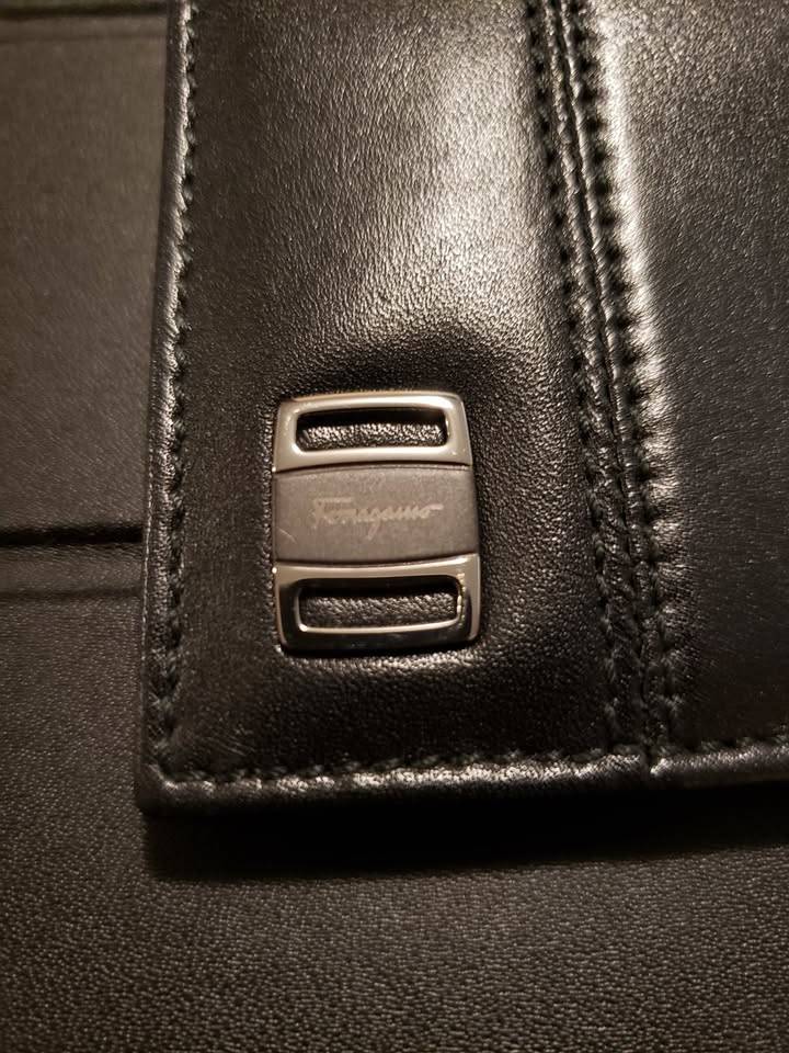 Salvatore Ferragamo leather card case wallet. - photo 2