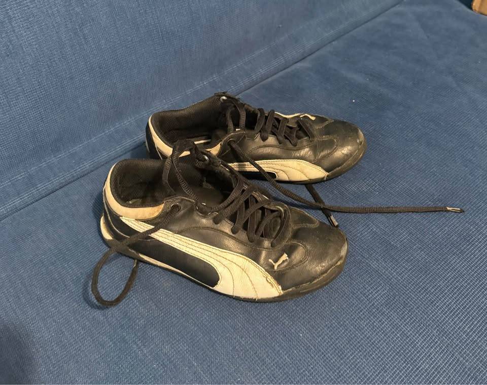 Kids Puma Unisex Shoes (Size US 2) - photo 2
