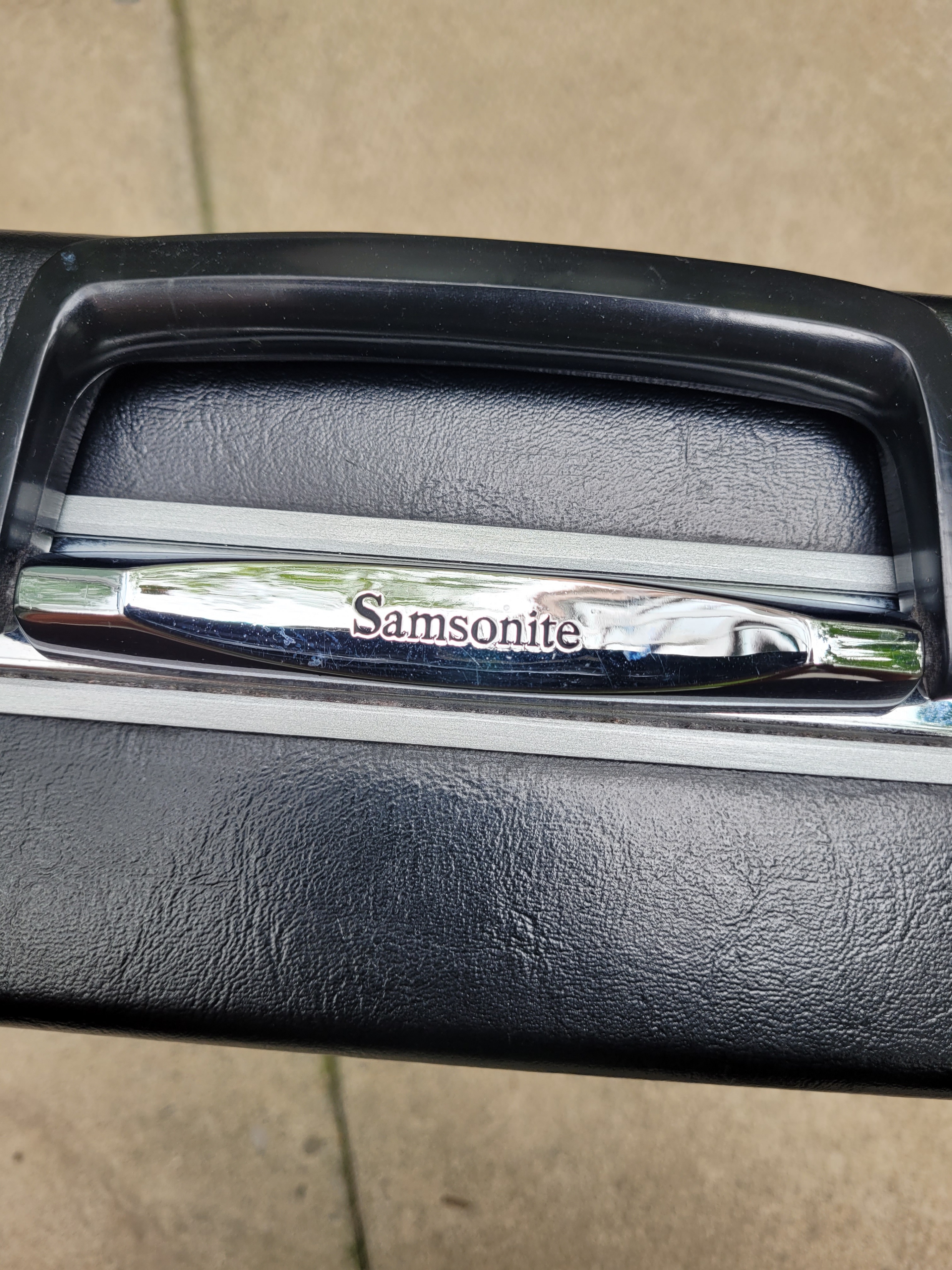 Vintage Hard Shell Samsonite Attache - photo 2